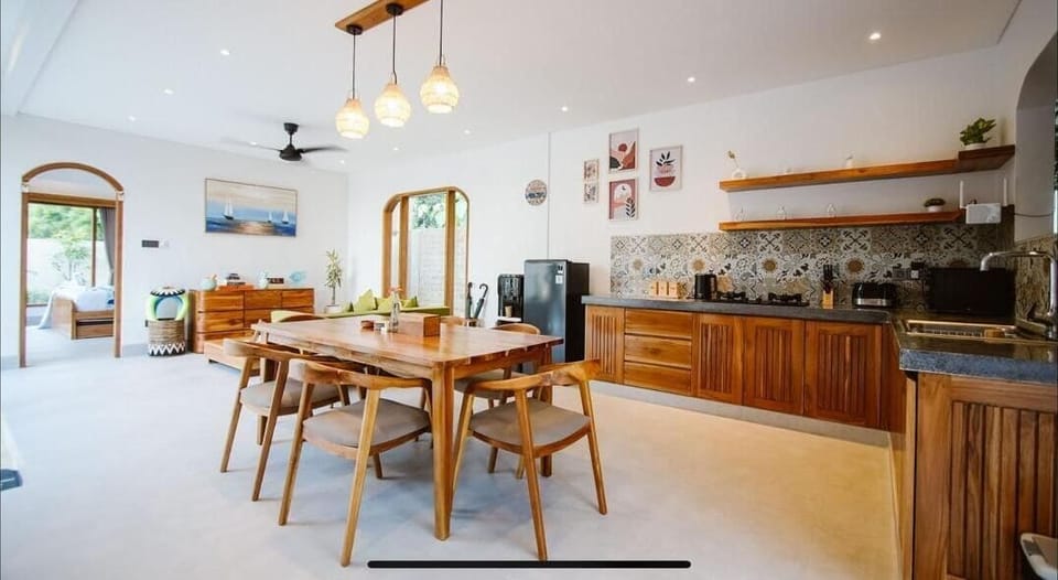 Deluxe Villa, Pool View | Desk, free WiFi