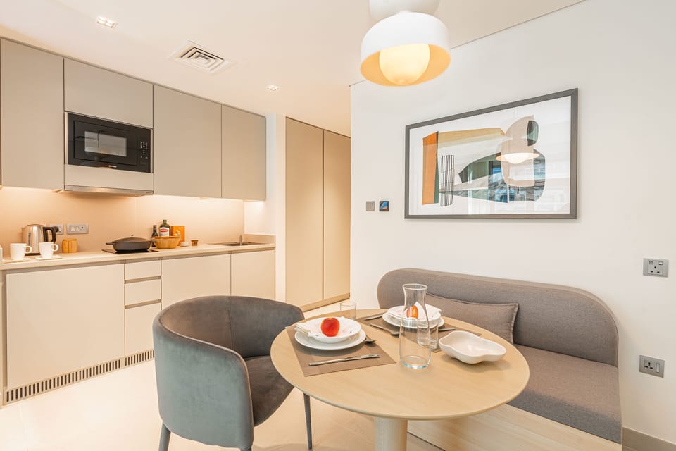 Fridge, microwave, oven, coffee/tea maker