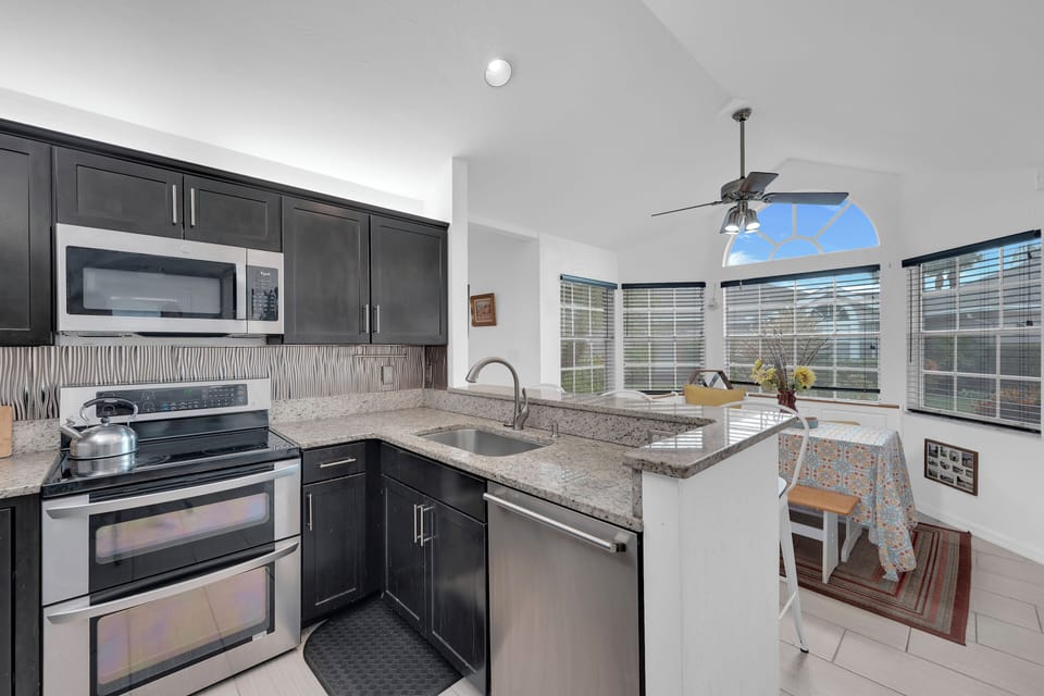 Breakfast nook in the kitchen