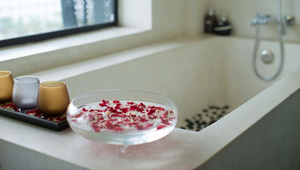 Deluxe Double - River View (Mekong) | Bathroom sink