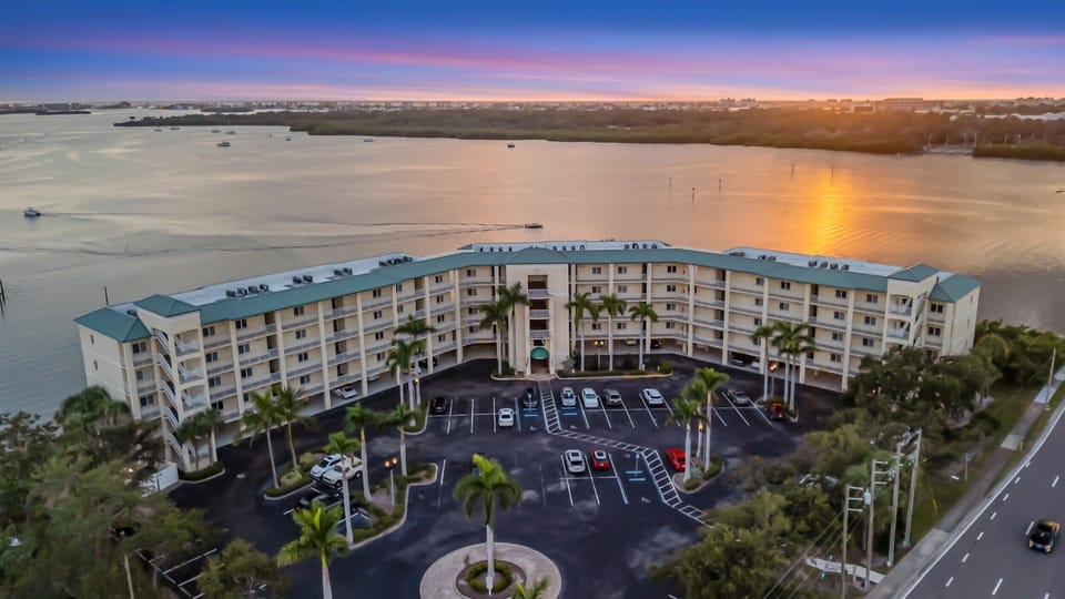 Stunning bay views and sunsets