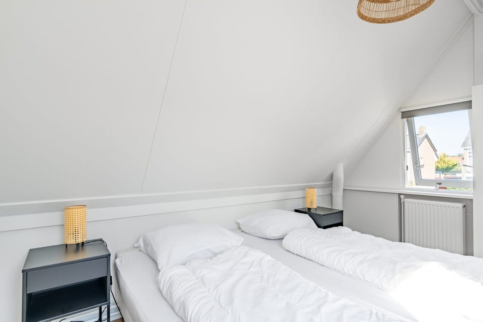 House | 1 bedroom, individually furnished, bed sheets