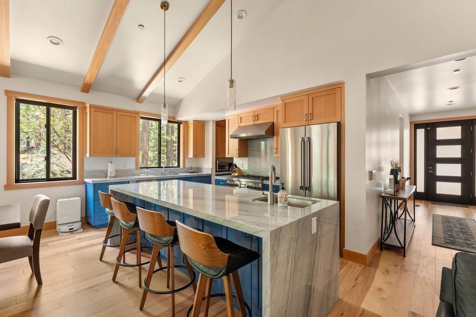 House, 5 Bedrooms | Private kitchen | Coffee/tea maker, fridge, oven