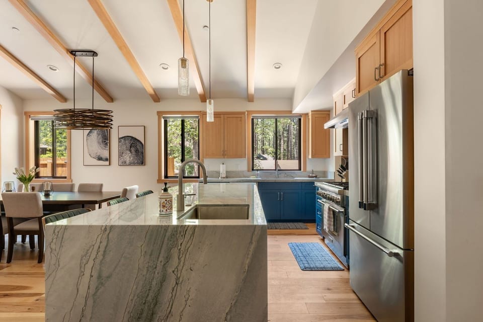 House, 5 Bedrooms | Private kitchen | Coffee/tea maker, fridge, oven