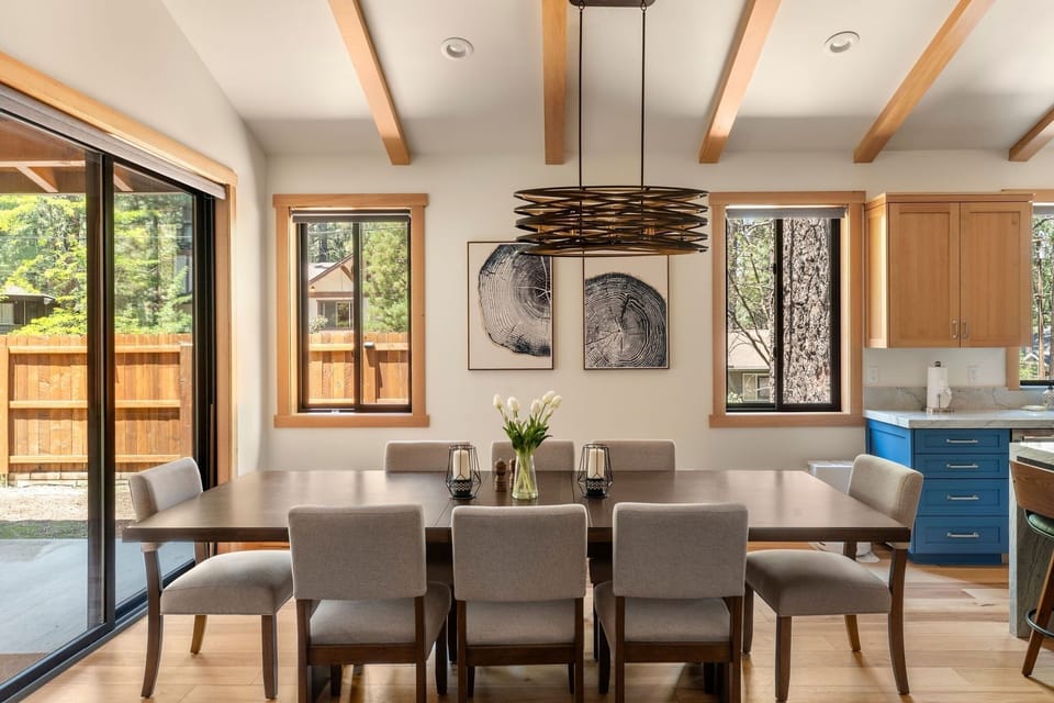 House, 5 Bedrooms | Dining