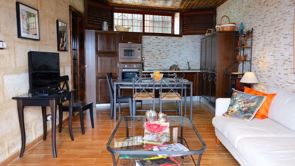 House | Dining