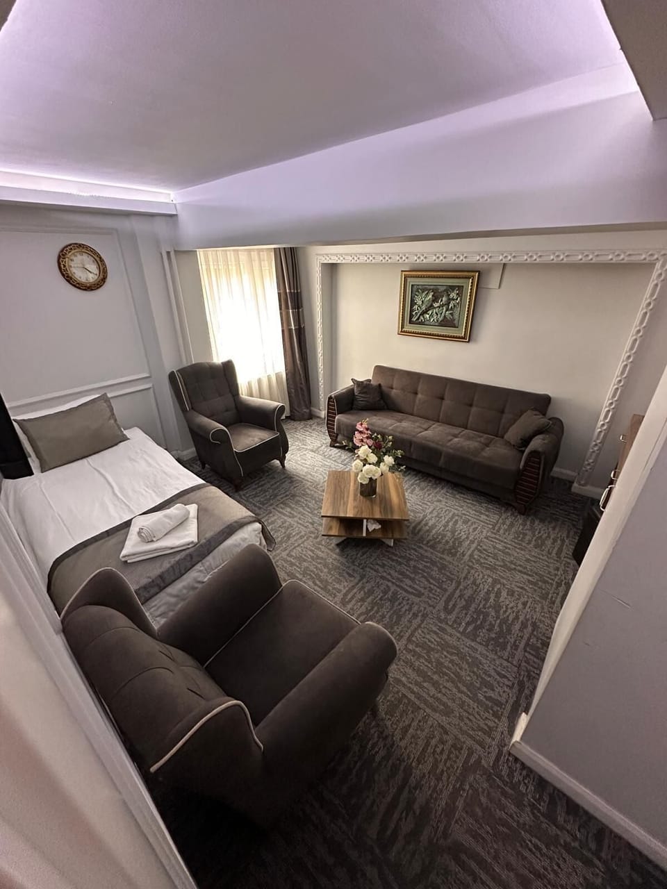 Family Suite | Minibar, in-room safe, desk, laptop workspace