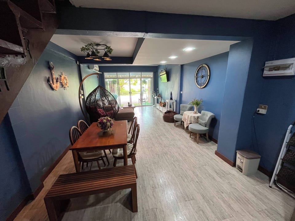 House, 2 Bedrooms, Smoking, Balcony | Interior