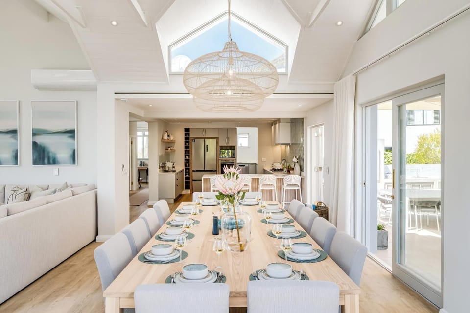 House | 6 bedrooms, desk, Internet