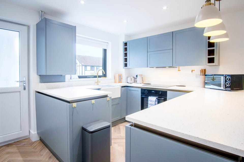 Microwave, oven, highchair