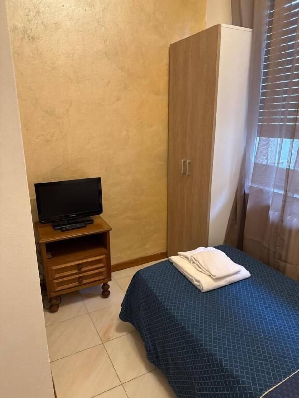 Classic Single Room, Balcony, City View | Desk, WiFi (free)
