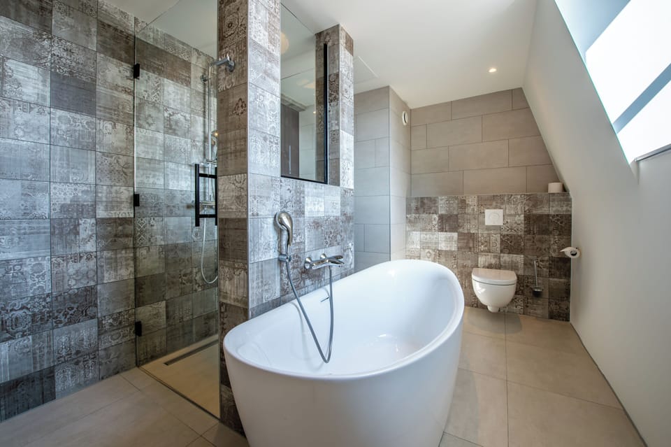 Deluxe Suite | Bathroom