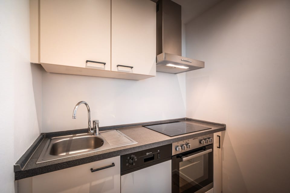 Fully equipped kitchenette