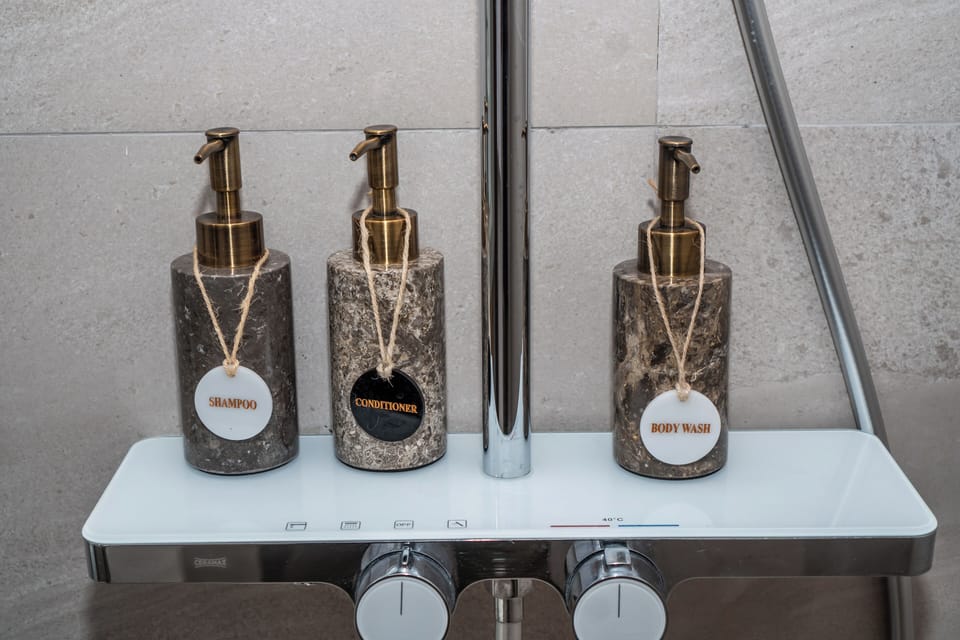 Superior Double Room, Balcony, Pool View | Bathroom | Shower, free toiletries, hair dryer, towels