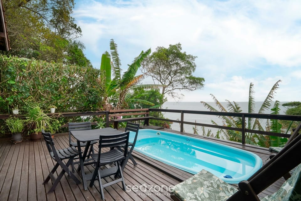 Basic Villa | Outdoor dining