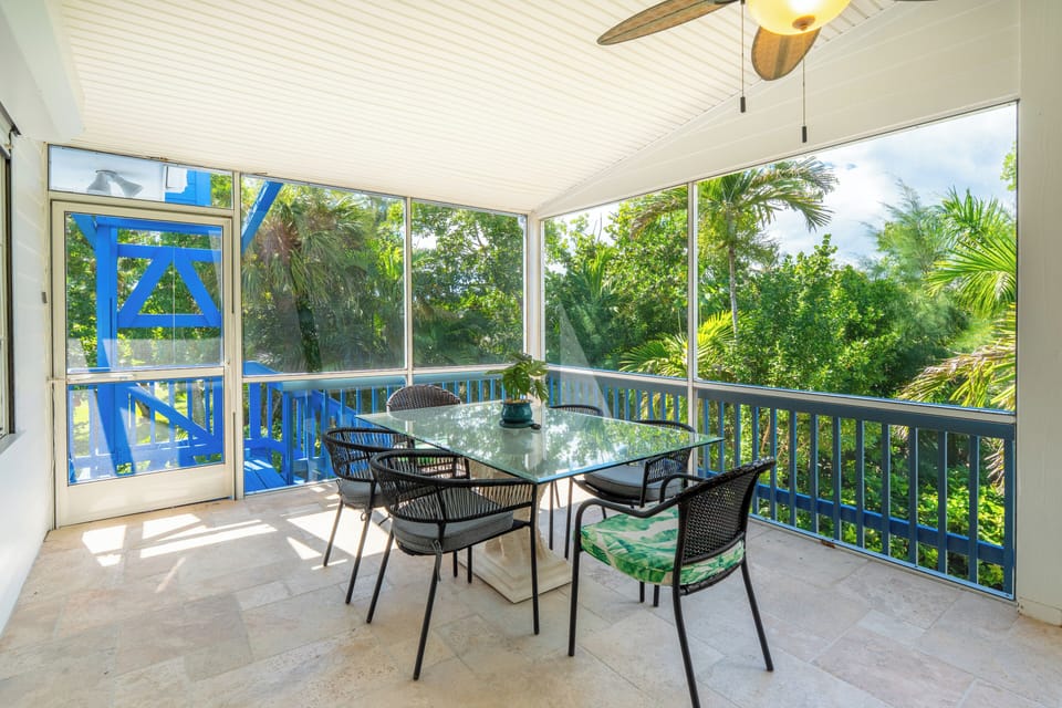 Complete privacy on your screen balcony
