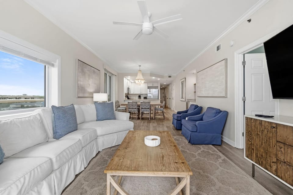 Condo, Multiple Beds (Enclave 607) | Living area