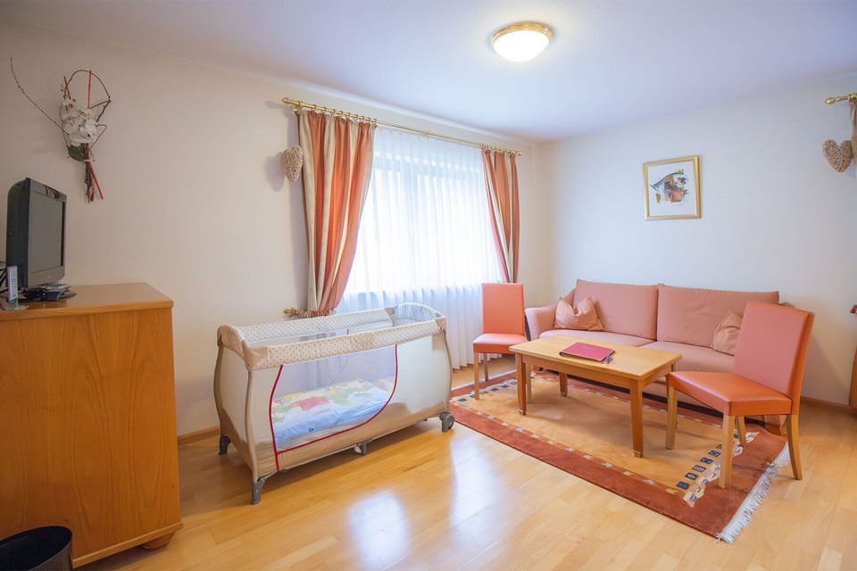 Family Room | In-room safe, blackout drapes, free WiFi, bed sheets