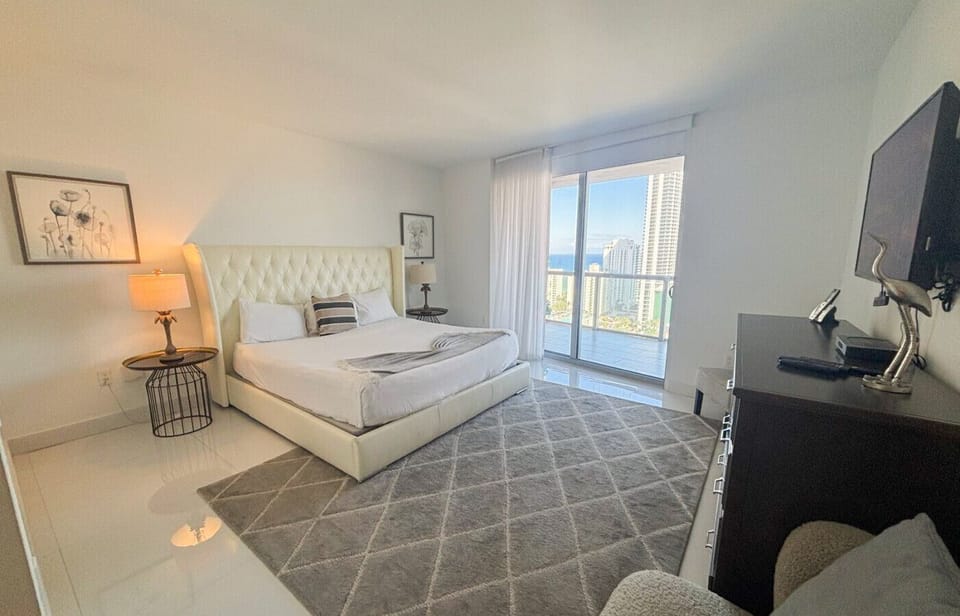 Master bedroom with a great view, with private wardrobe