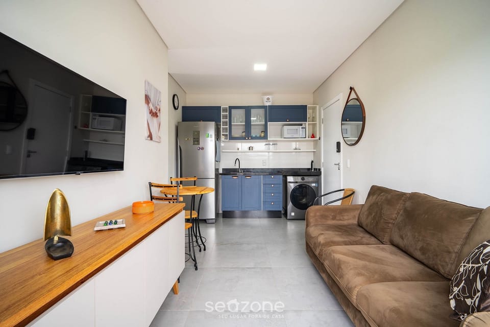 Basic Apartment | Living area
