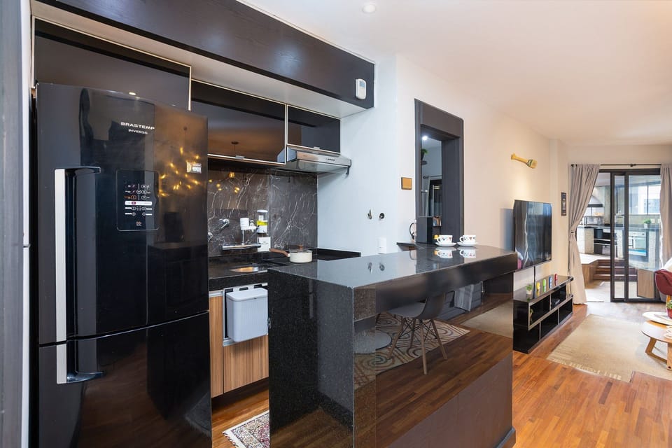 Presidential Apartment | Private kitchen | Microwave, stovetop