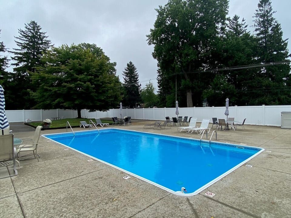 Seasonal Pool