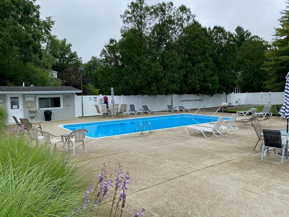 Seasonal Pool