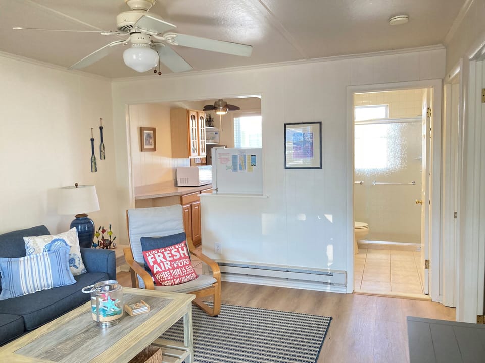 Nice condo, steps away from the beach, it just doesn't get better than this! 