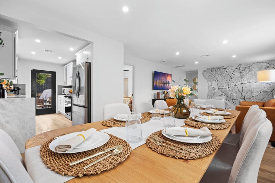 Newly renovated home with all new appliances and furnishings.