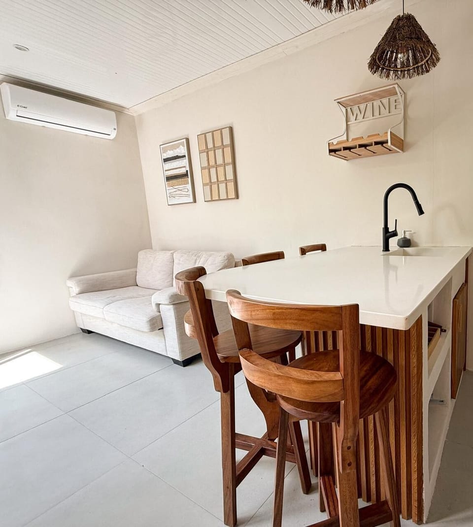 Standard Apartment, Garden View | Living area