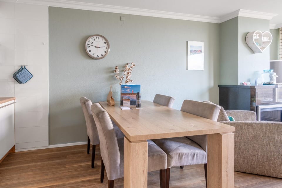 Apartment | Dining