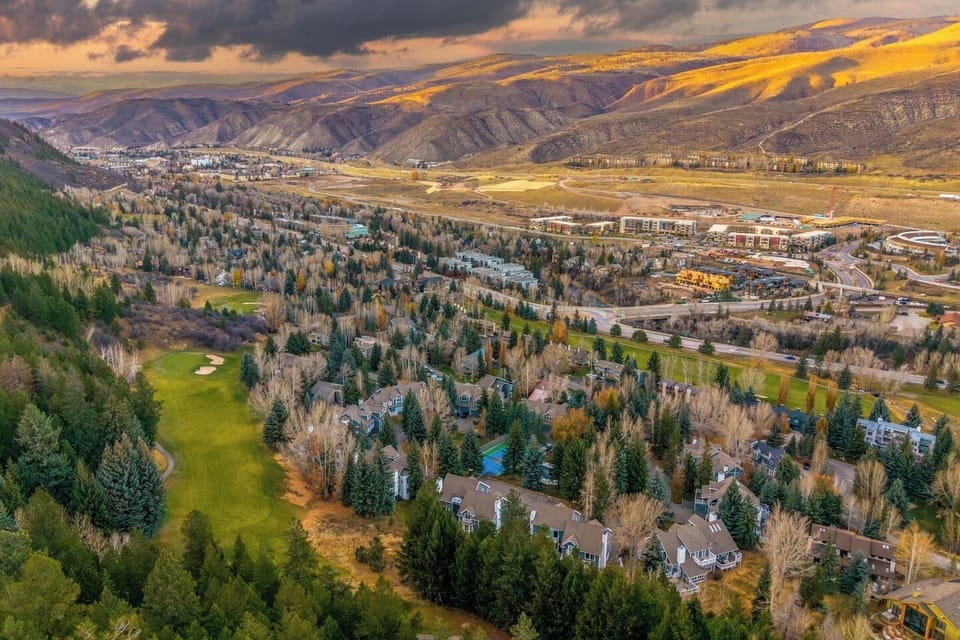 Convenient location on golf course with close proximity to Beaver Creek and Vail