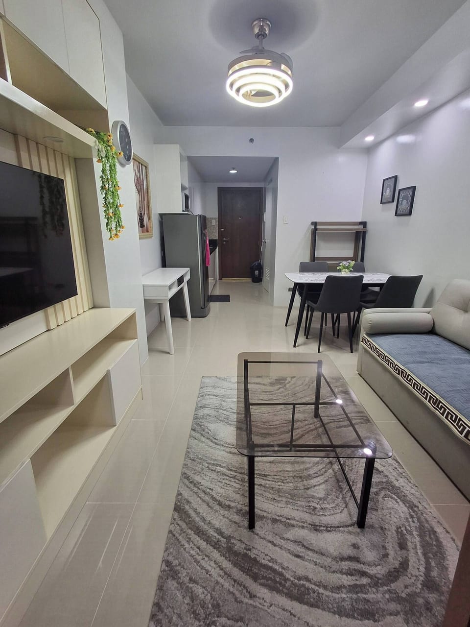 Apartment, 1 Bedroom, Smoking | Living room