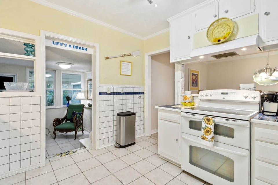 1267 S Fletcher Ave - Full Kitchen 1