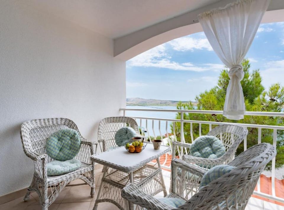 Apartment (One Bedroom Apartment With Terrace) | Balcony