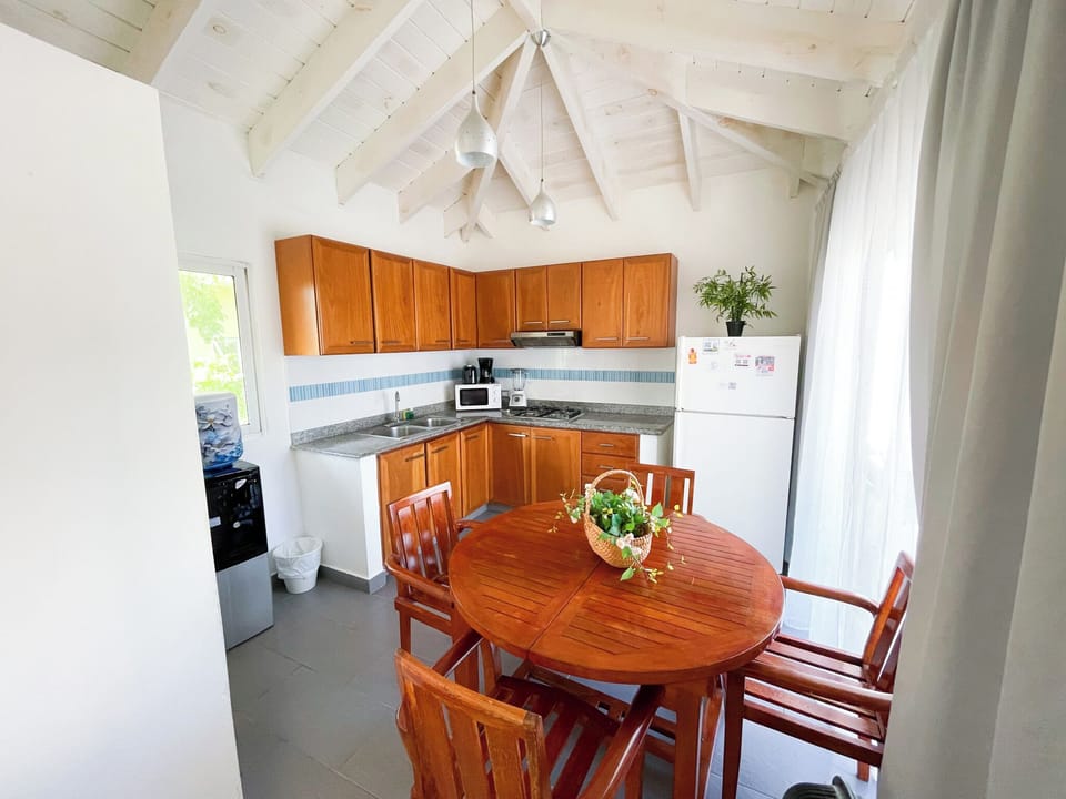 Traditional Apartment, 2 Bedrooms, Ocean View, Beachside | Private kitchen | Fridge, stovetop, coffee/tea maker, cookware/dishes/utensils