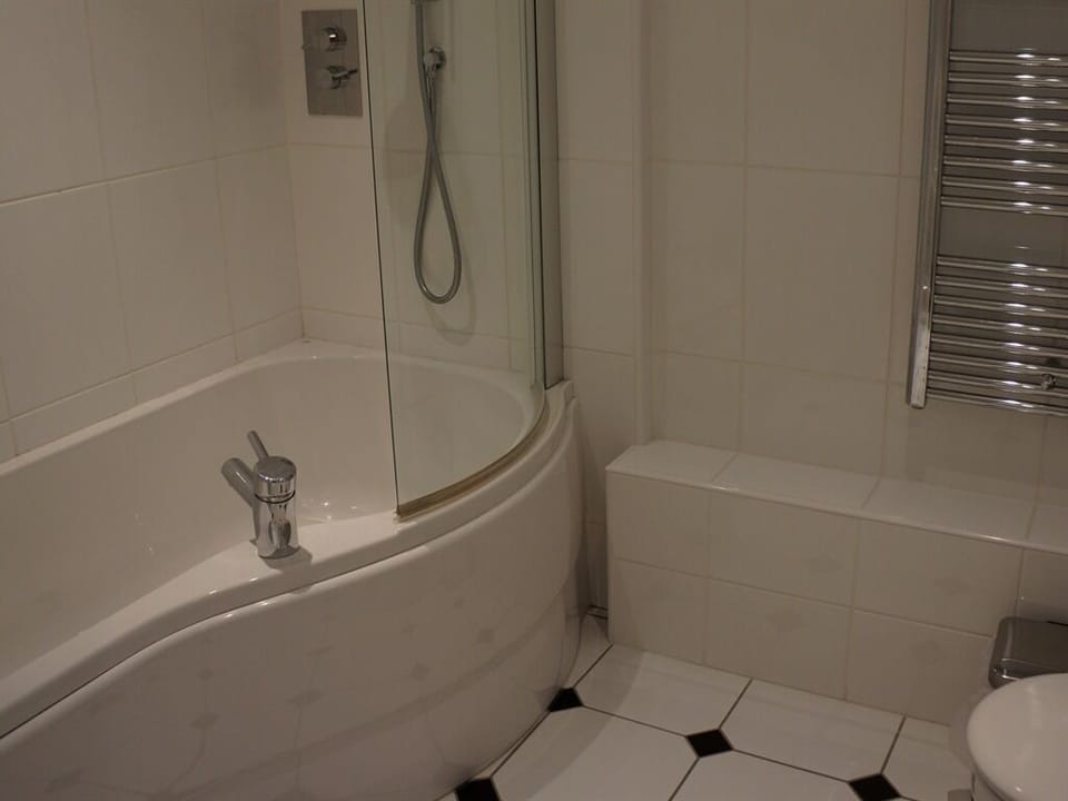 Suite, Ensuite (2 adults + 2 children) | Bathroom