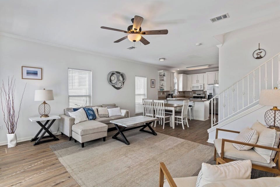 Great open concept living and dining spaces!
