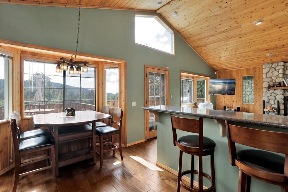 Cabin, Multiple Beds, Pool Access, Mountain View (2570) | 2 bedrooms, individually decorated, individually furnished, bed sheets