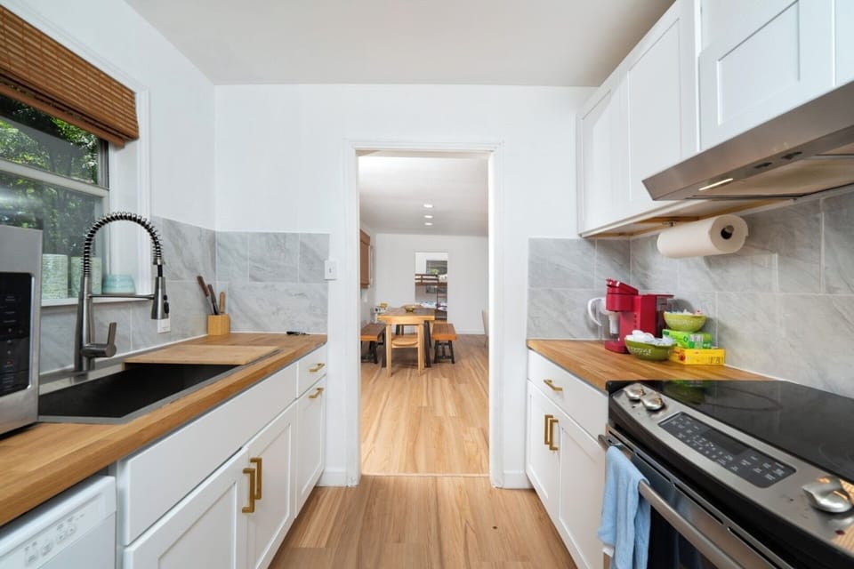 Kitchen + Laundry Room