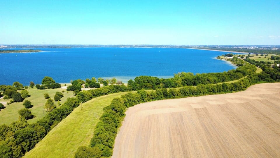 Overview of Lake Lavon - walking distance!