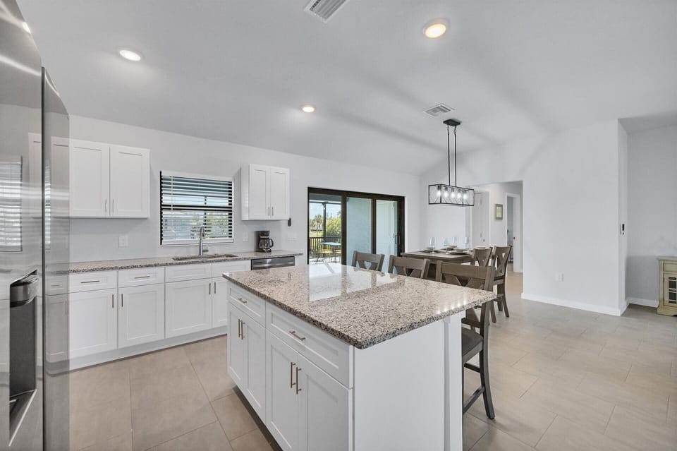 Fully-equipped kitchen