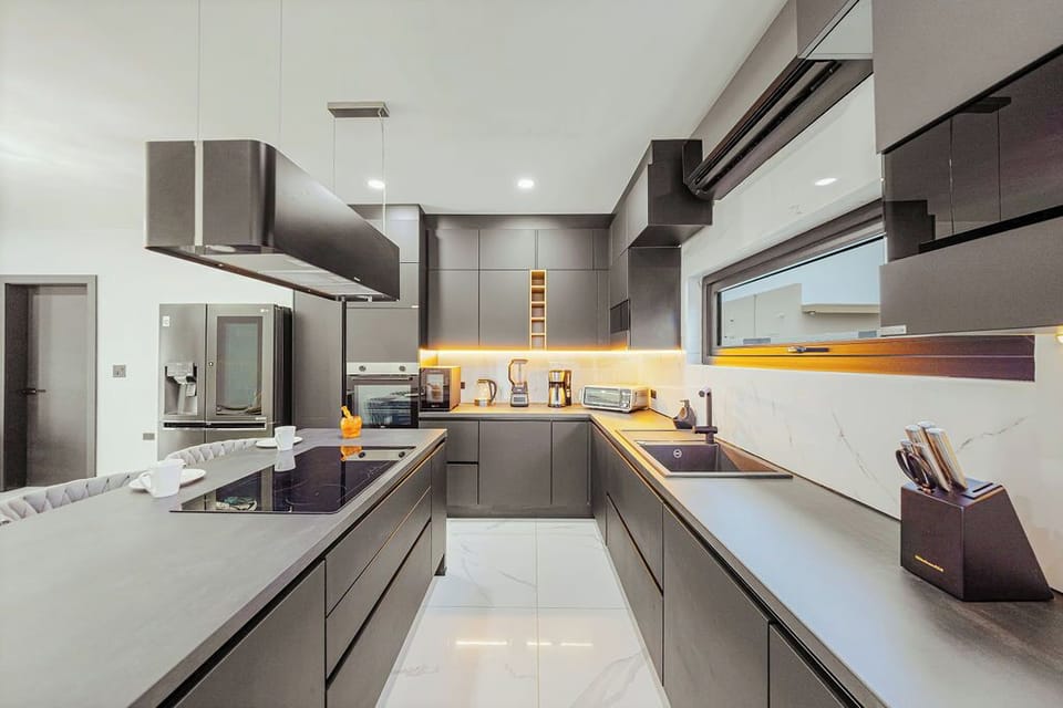Cook with ease in a fully equipped modern kitchen with everything you need to feel at home.