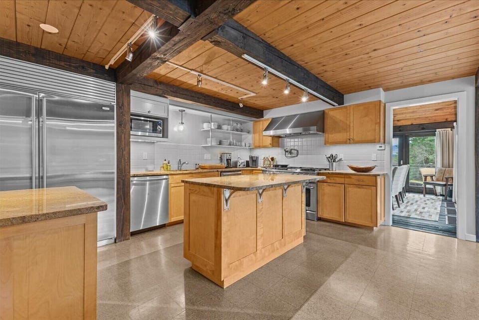 Meadowoods Estate: Luxury 7BR, Hot Tub, Sauna&Pond (6523)