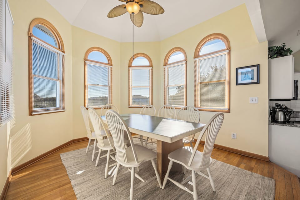 Dining Area - Top Level