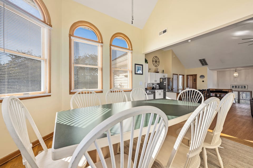 Dining Area - Top Level