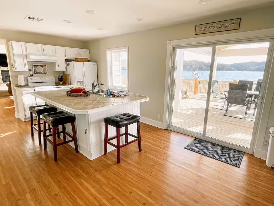 Fully stocked and updated kitchen