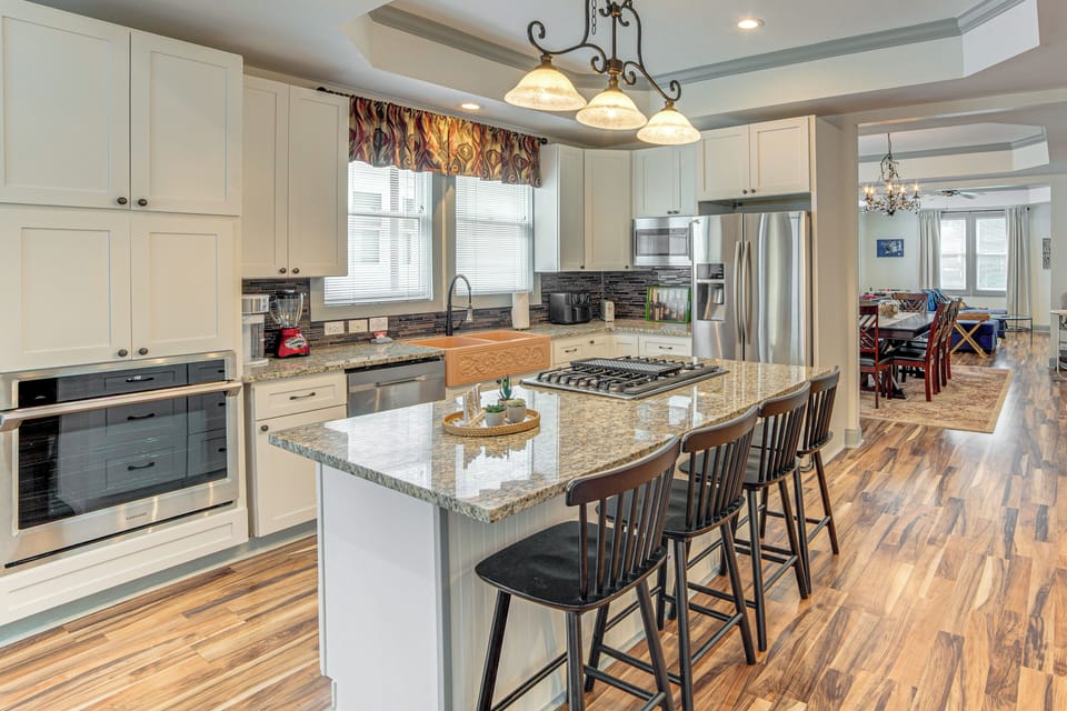 Kitchen & Dining Area | Central Heating & A/C | Keurig & Drip Coffee Makers