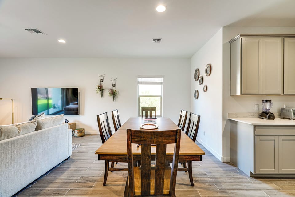 Dining Area | Dishware & Flatware