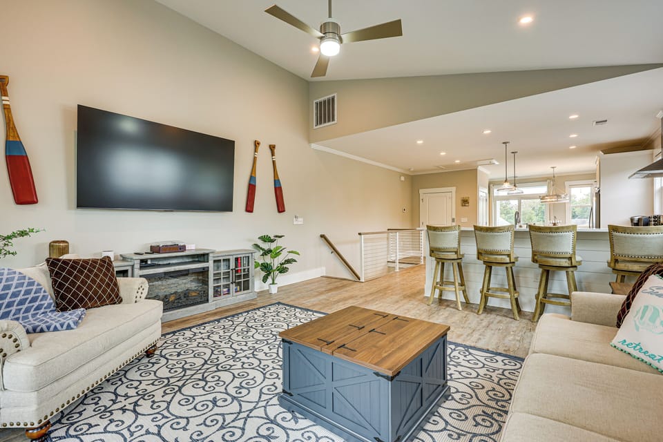 Living Room | 2nd Floor